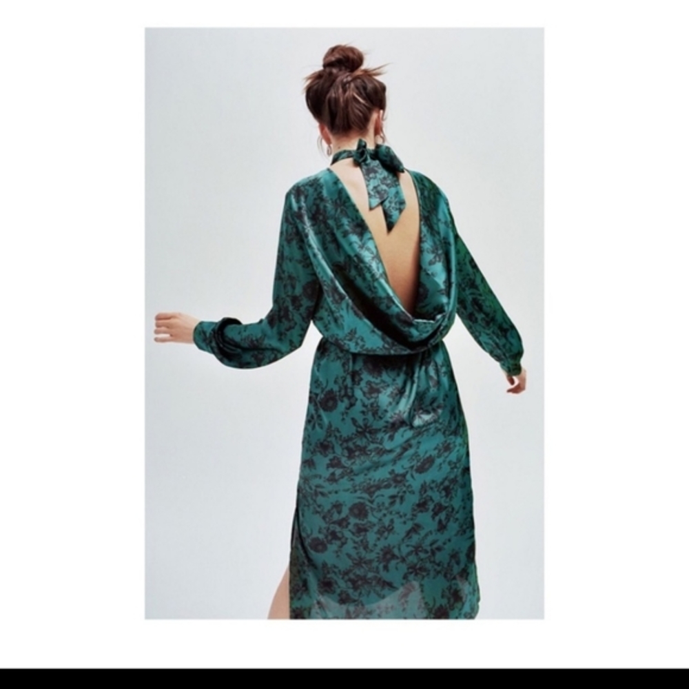 Urban Outfitters UO Savona Cowl-Back NWT Long Sleeve Dress Green Black Medium